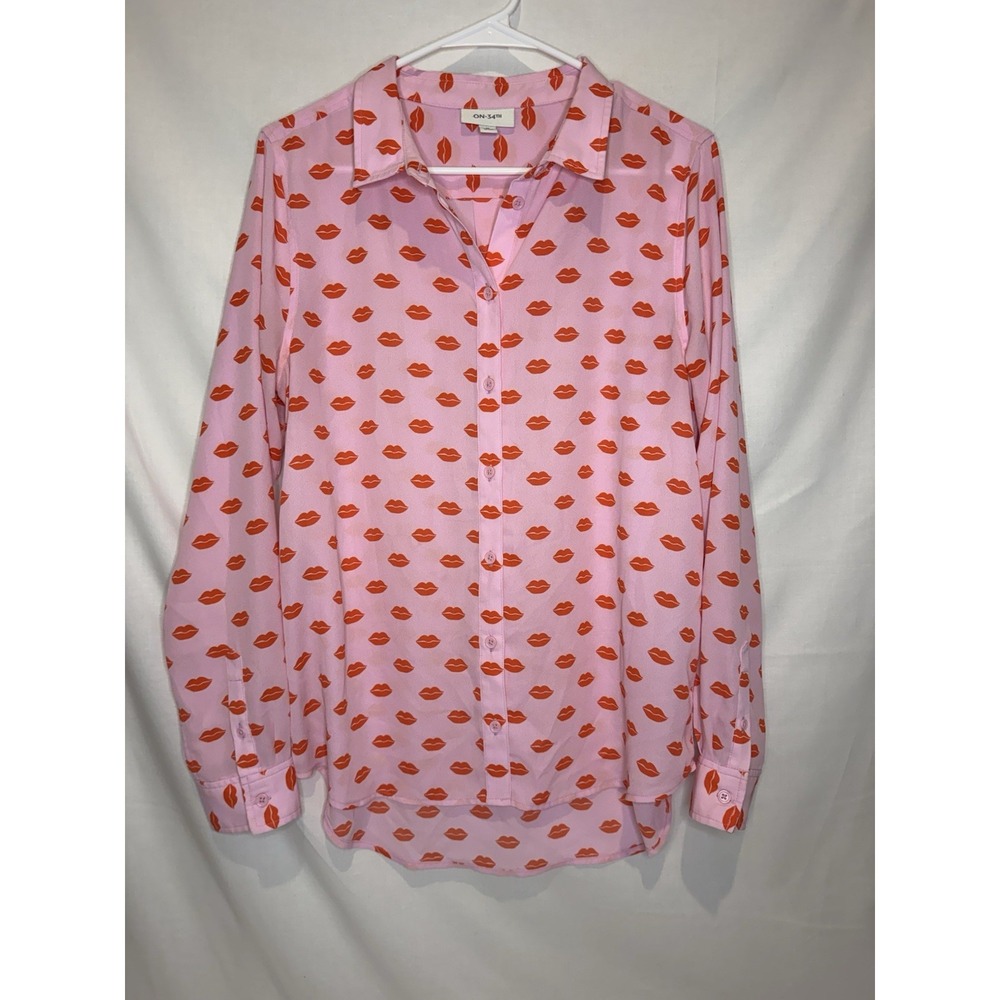 ON 34th Women's Medium Pink Red Lips Button Down Blouse Valentine Shirt